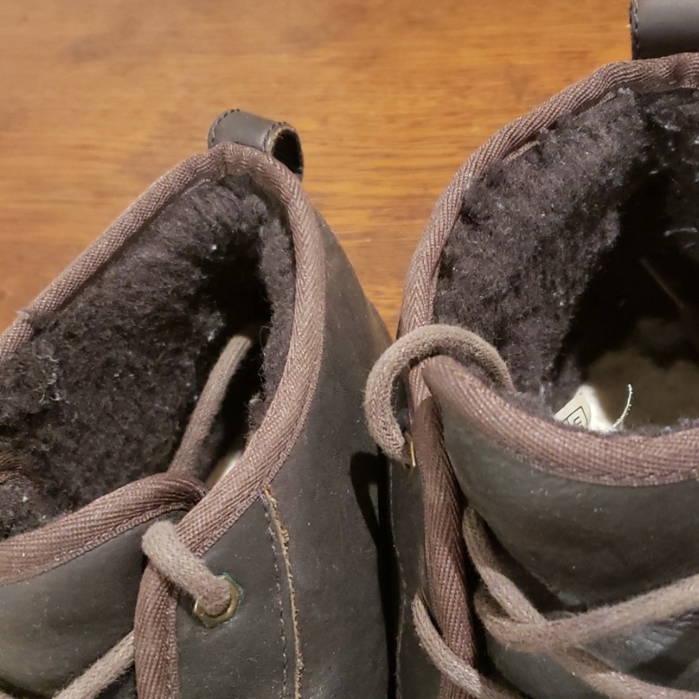 Men uggs - Picture 2 of 3